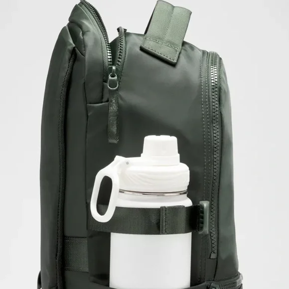 Lululemon New Crew Backpack 22L Updated- Rainforest Green